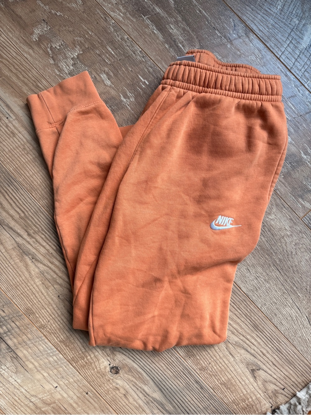 Nike Salmon Orange Club Fleece Mid-Rise Jogger Sweatpants